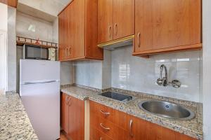 Marbella Beachfront 1BR with Bathtub