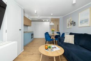 Stylish Apartment in the City Centre with Workspace Near the Harbour by Noclegi Renters