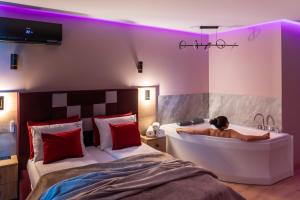 Portovo Private Jacuzzi & AC Suite by Lion Apartments