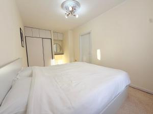 Modern 2BR apartment next to Dept Store