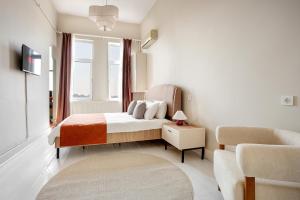 Just on Galata Tower Square - Amazing view - 2BR