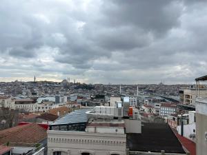 Just on Galata Tower Square - Amazing view - 2BR