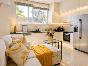 WhiteAlcyone Fit & Zen Apartment