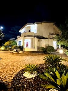 Nannytta House - Spacious Home 3 minutes from the sea