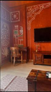 घर-आना Vintage Vibes Pool view Top floor