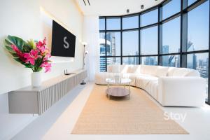 2BR Skyline View Apt Trade Center First