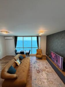 BS1 Beachfront Penthouse Ocean View