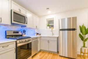 Charming 1-Bed Apt WiFi, Fully Equipped Kitchen