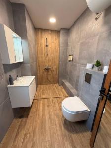 Apart House EMA 1
