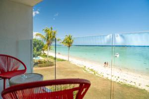 Cap Ouest Beachfront Seaview Apartment