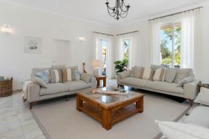 Golf Front Luxury Villa with Heated Pool and Sunset Views