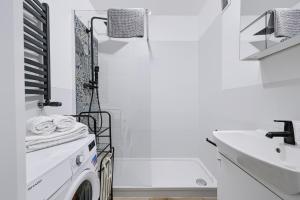 Warsaw Ursynów Apt - 64 m2, Balcony & Metro nearby by Rentujemy