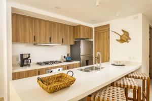Gorgeous Full Oceanview 2-Bedroom Residence