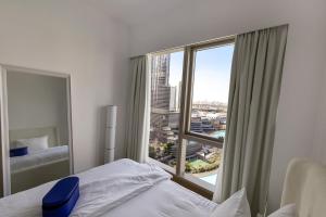 2BR Burj Khalifa with Fountain Views and Downtown Dubai