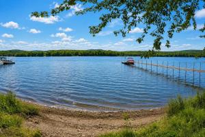 Chalet bord du Lac William – Pêche & Nature