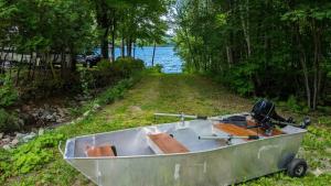 Chalet bord du Lac William – Pêche & Nature