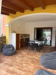 Confortevole Trilocale con ampio Patio, Residence Mirice - Vignola Mare