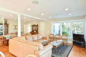 Ocean Views New A C Dog Welcome
