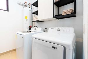 Modern 2BR Apartment 5 Mins from SMA Center