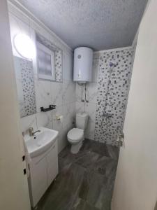 Cozy Modern Studio in the Heart of Karposh, Skopje