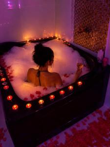 Jacuzzi studios 777