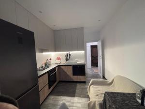 Modern 1-Bedroom Apartment with Panoramic View