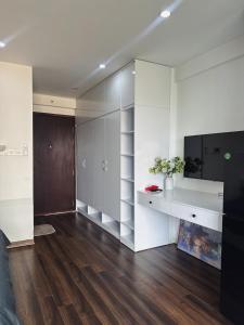 Pie Home Luxury Apt C2 DCapital Tran Duy Hung