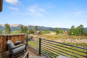 Bear Scratch - Mountain Views & Modern Luxury