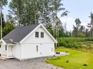 4 person holiday home in NORRTÄLJE-By Traum