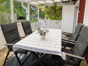 Cozy Cottage near Beach in Ahus