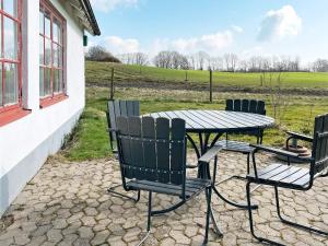 Bright holiday home in Vollsjö-By Traum