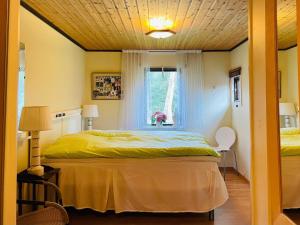 5 person holiday home in MÖLLTORP-By Traum
