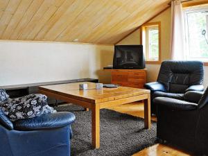 8 person holiday home in UDDEVALLA-By Traum