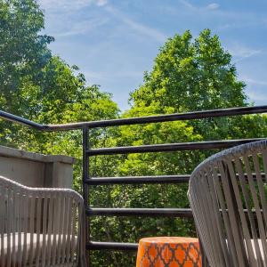 Mountain Monarchy Studio for 2 Condo, Pools, Wifi & Cable