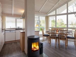 6 person holiday home in GROEMITZ