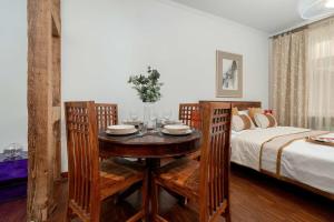 Tasteful Studio Near the City Center in Poznan by Noclegi Renters