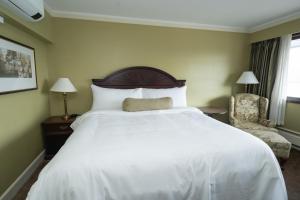 Crest Hotel