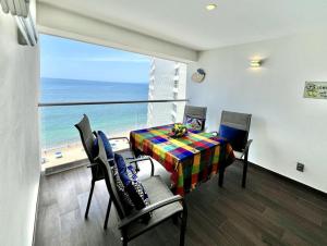 Wake Up to Waves at Mar y Cielo Studio and Free Breakfast
