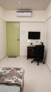 Metro service apartments