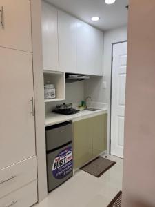 Cassies Cozy Warm Modern Studio