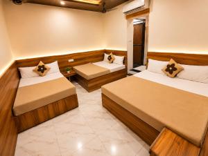 HOTEL OM PALACE NEAR MAHAKALESHWAR TEMPlE