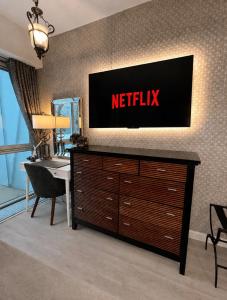 Condesa 2 Bd 2 Story apt with Private patio,Pool, Gym, security 24 7 and park view