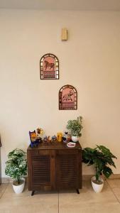 Niviora- Cozy 1 BHK near Galleria market & IFFCO Metro, DLF Phase 4