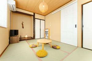 HAKATA TERRACE 晴 hare 4駅利用可,空港博多駅好アクセス,くつろげる和室,最大8名,広々ジャグジー,プロジェクター付一軒家