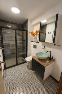 GuestPort No 1 Luxury 75 m2 Suite, 2 Bathrooms