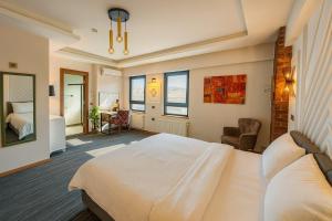 GuestPort No 1 Luxury 75 m2 Suite, 2 Bathrooms