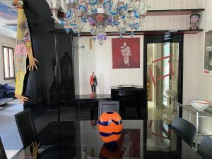 Villa con giardino privato e vista laguna