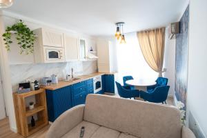 Blue Sky Apartment