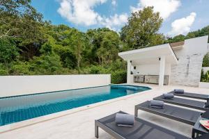 Villa Sandy Modern Pool Villa in Bo Put
