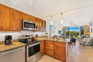 SUMMER SALE! Renovated Condo w AC Near Beach Shops - Keawakapou 208